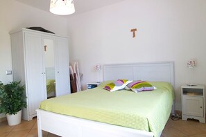 3 habitaciones, cunas, wifi gratis y ropa de cama 