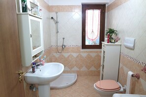 Villa, 3 chambres | Salle de bain