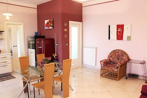 Apartment | In-room dining