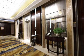 Unclassified image, 5 of 44, button - Huifeng Hotel (Shuyang)