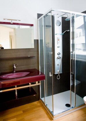 Bidet, serviettes fournies