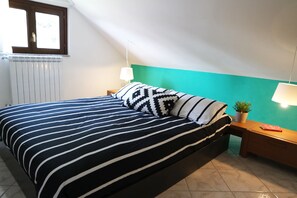 Apartment, 2 Bedrooms | 2 bilik tidur, katil bayi/kot (surcaj), Wi-fi percuma, cadar katil 