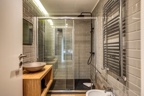 Apartment, 2 Bedrooms | Bathroom | Shower, hair dryer, bidet, towels - St. Eligio 2BDR (Rome)