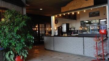 Cooked-to-order breakfast for a fee on weekends