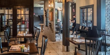 Restaurante. Auberge Happy Logis