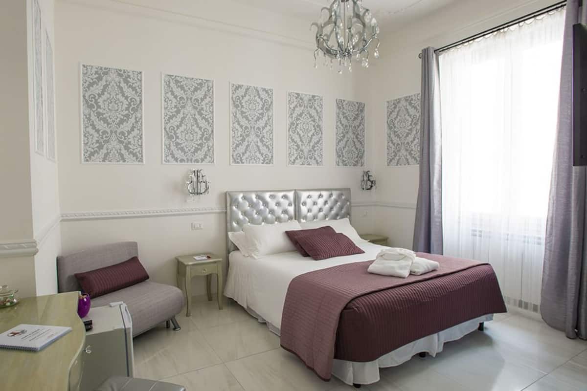 Kamar Double atau Twin Deluks | Brankas, meja kerja, tirai kedap cahaya, dan kedap suara
