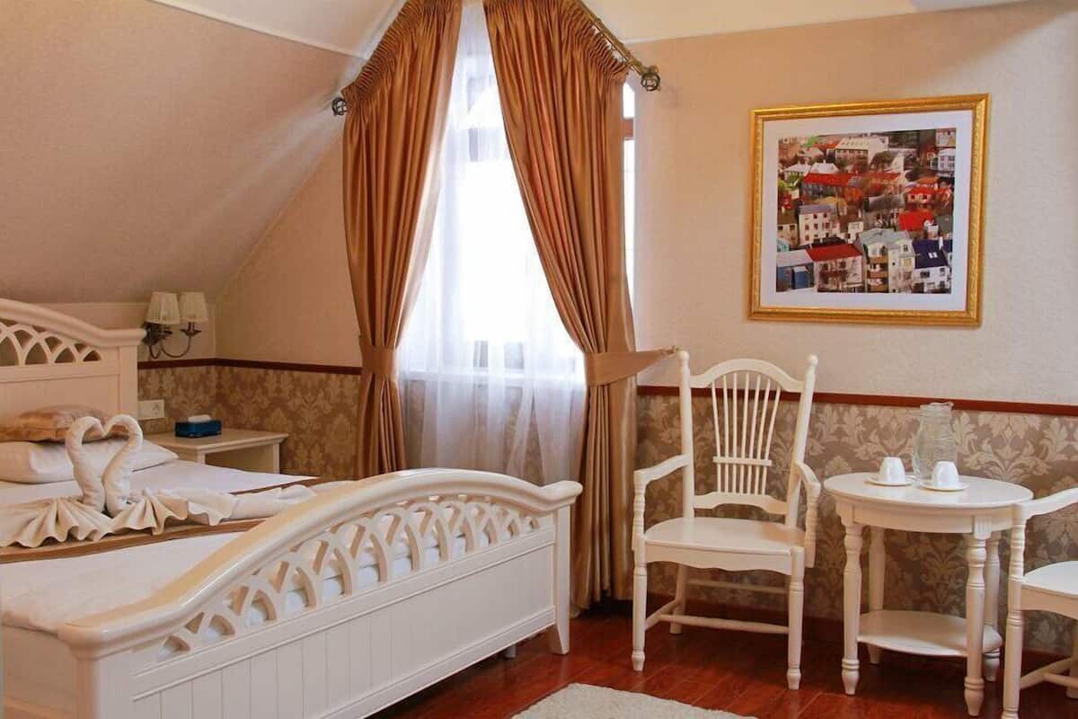 Doppia Romantica, 1 letto king, non fumatori, vista montagna | Una cassaforte in camera, con stile personalizzato, Wi-Fi gratuito