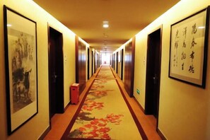 المنشأة من الداخل