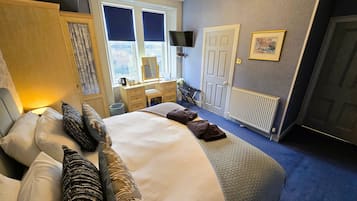 Habitación con 1 cama doble o 2 individuales, baño privado (Bluebell Suite - Lochview Ensuite) | Sábanas de algodón egipcio y ropa de cama de alta calidad