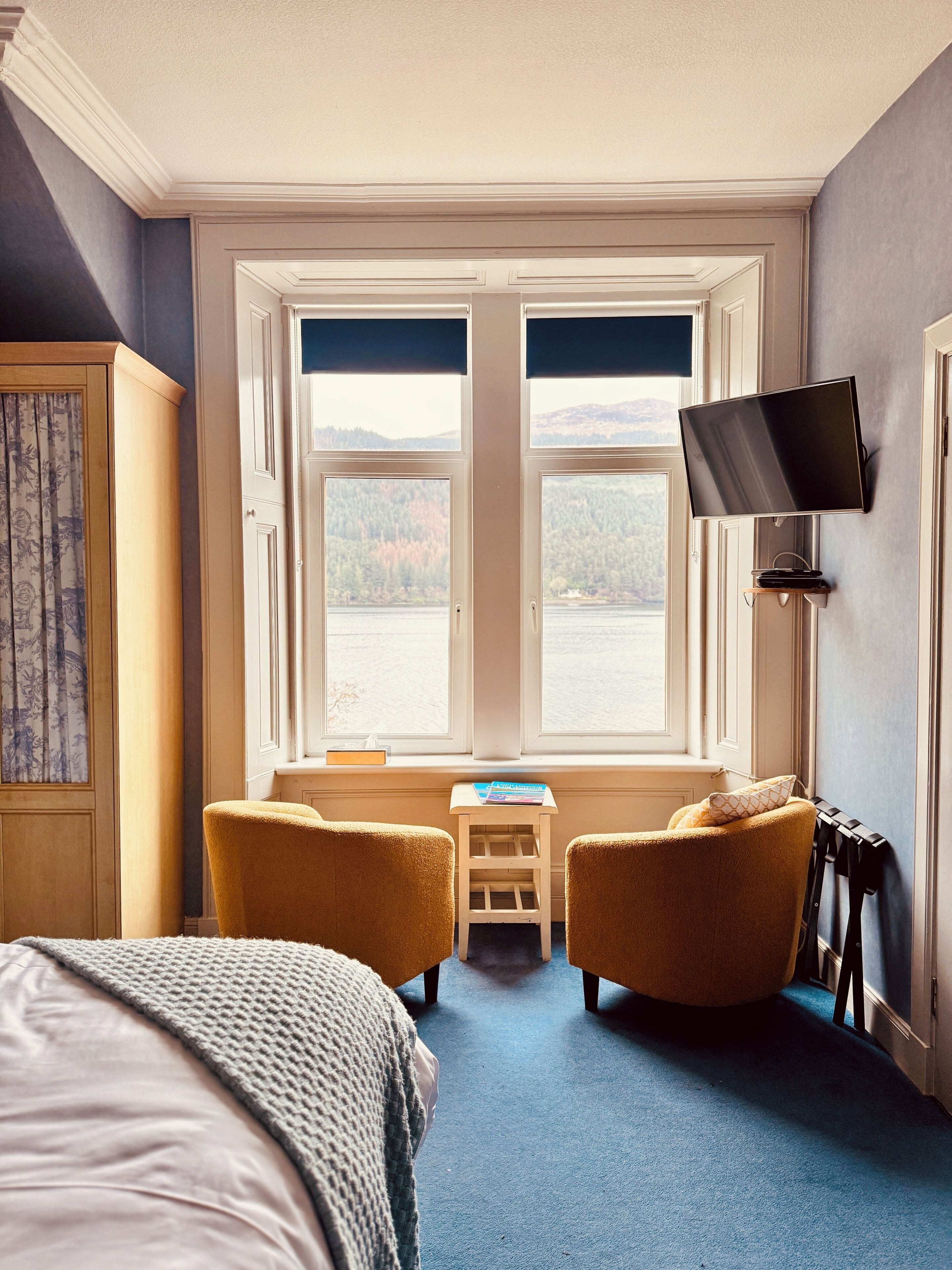 Dobbeltværelse med dobbeltseng eller 2 enkeltsenge - søudsigt (Bluebell Suite - Lochview Ensuite) | Egyptiske bomuldslagner, premium-sengetøj, individuelt design