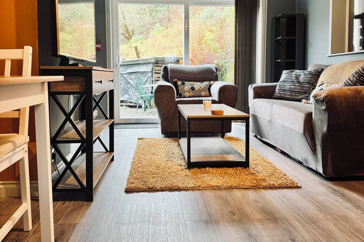 Apartment, 1 Bedroom (The Den) | Egyptian cotton sheets, premium bedding, individually decorated