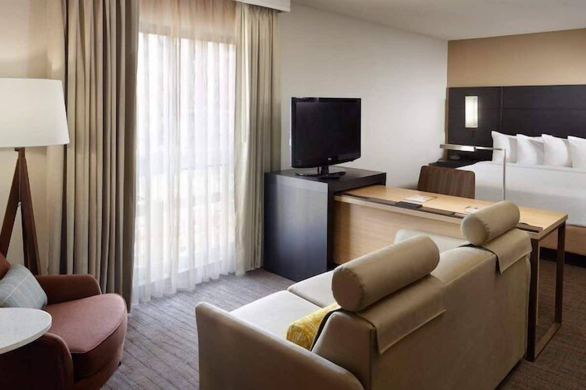 Superior Studio Suite, 1 King Bed, Non Smoking | Extra beds