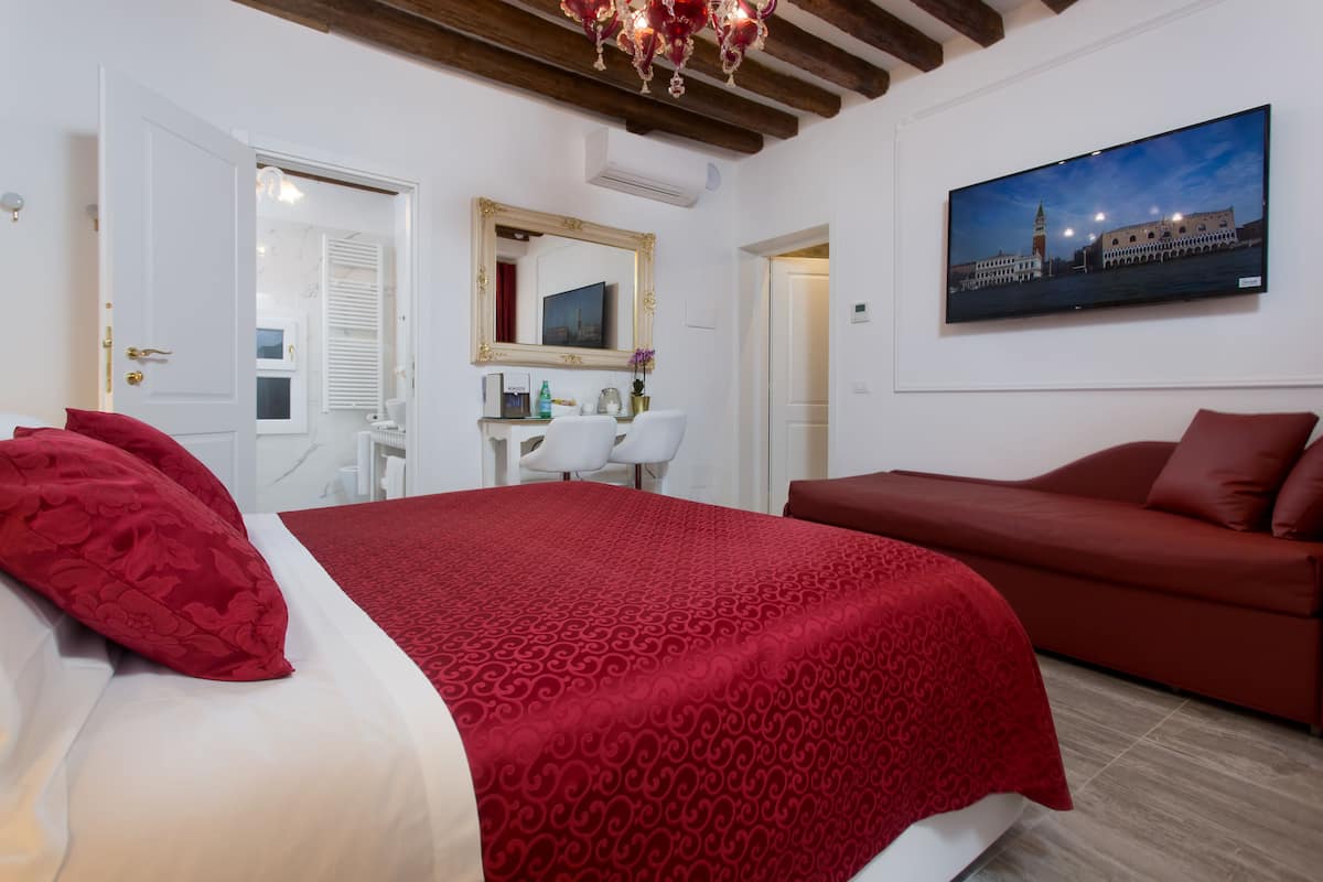 Superior Double Room | Down comforters, free WiFi