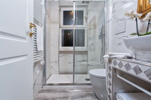 Standard Double Room | Bathroom | Shower, free toiletries, hair dryer, slippers