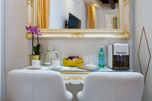 Standard Double Room | Living area | Smart TV, Netflix - Cà Patron (Venice)