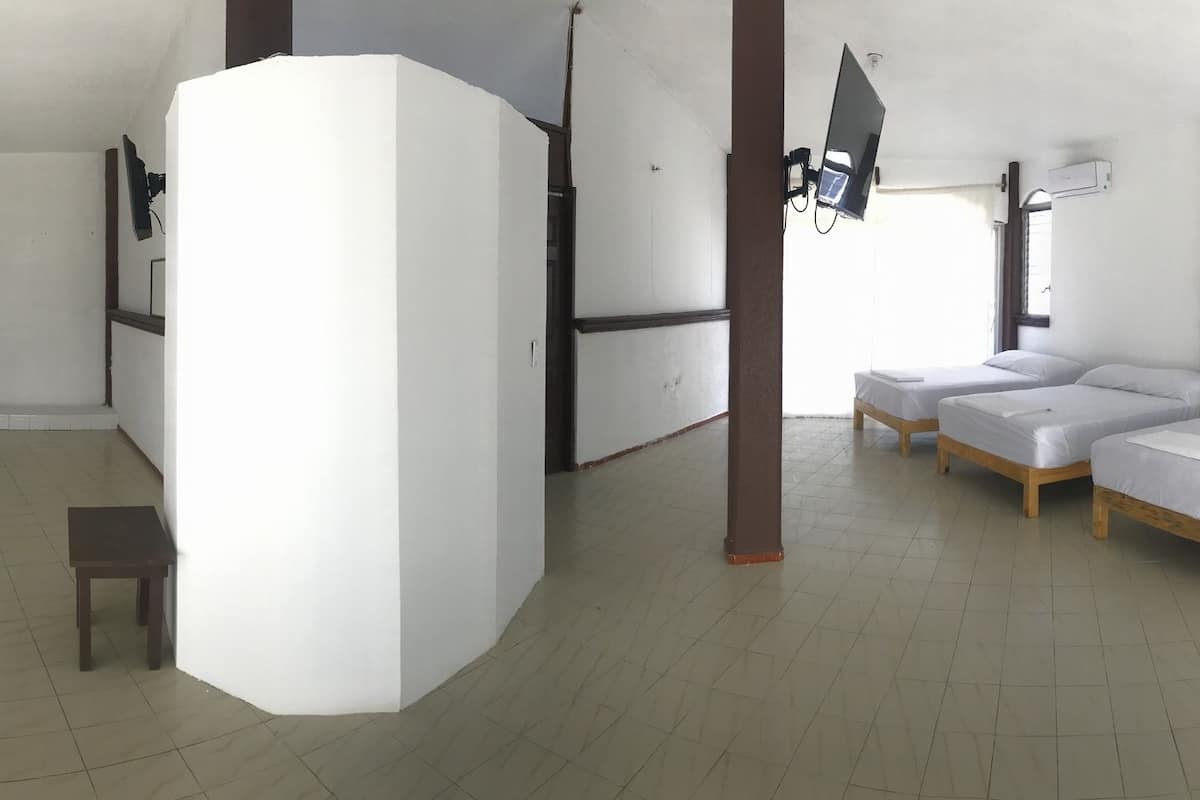 Family Suite, Multiple Beds, Smoking, Bay View