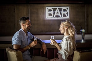 Bar (en el alojamiento)