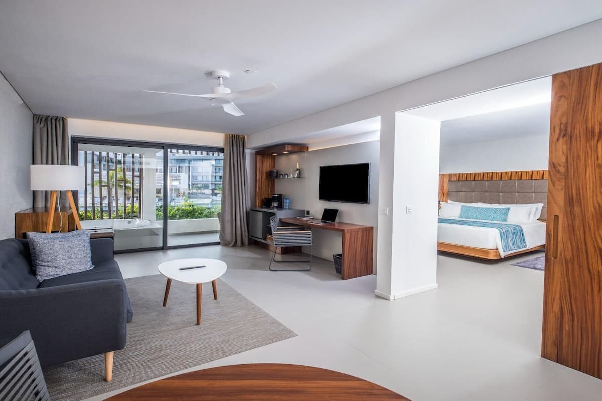 Pillow-top beds, free minibar, in-room safe, desk
