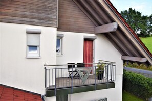 Deluxe Double Room | Terrace/patio - Gästehaus Jäger (Gersfeld)