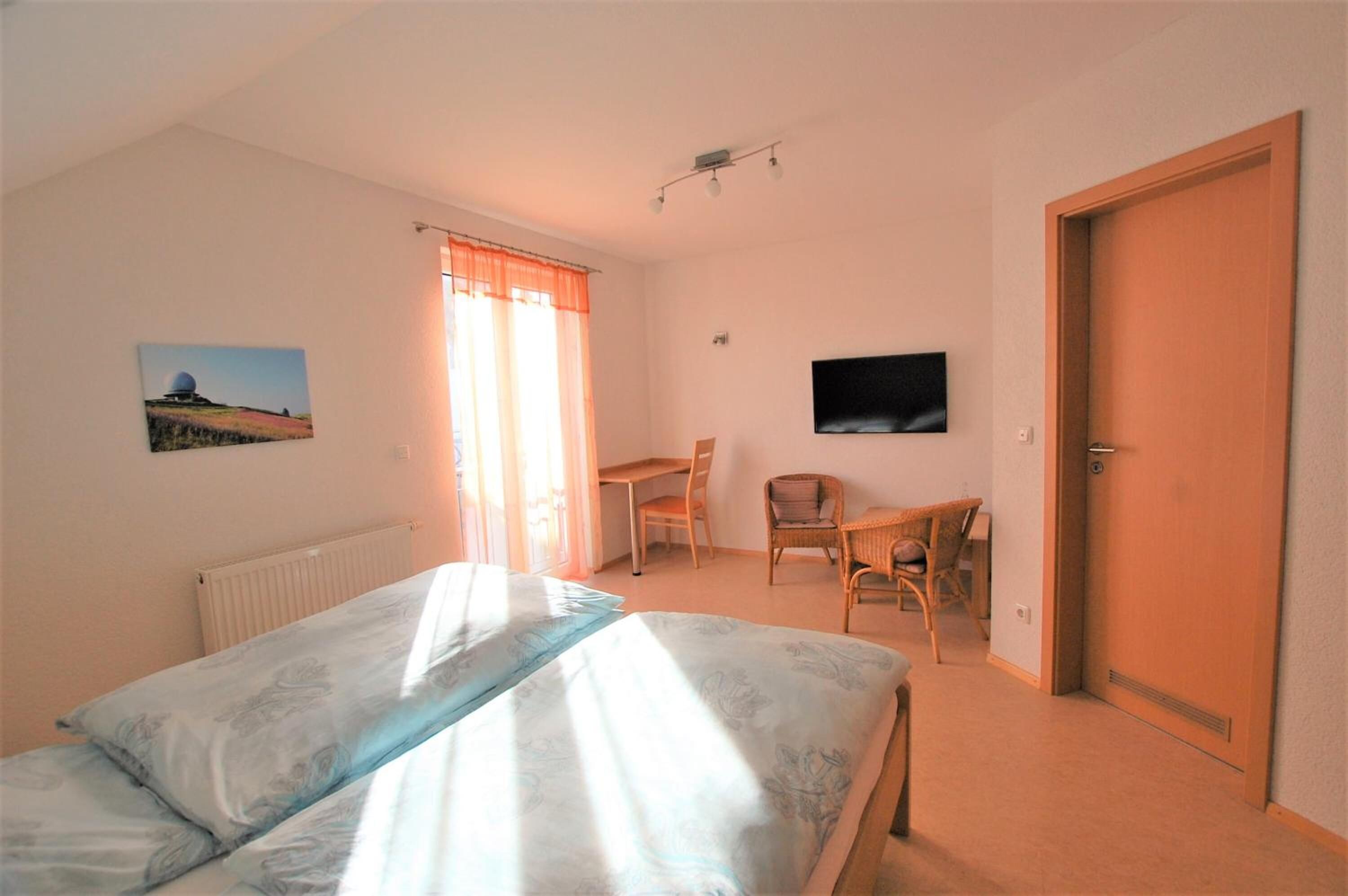 免费 WiFi、床单