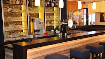 Bar (trong khuôn viên)