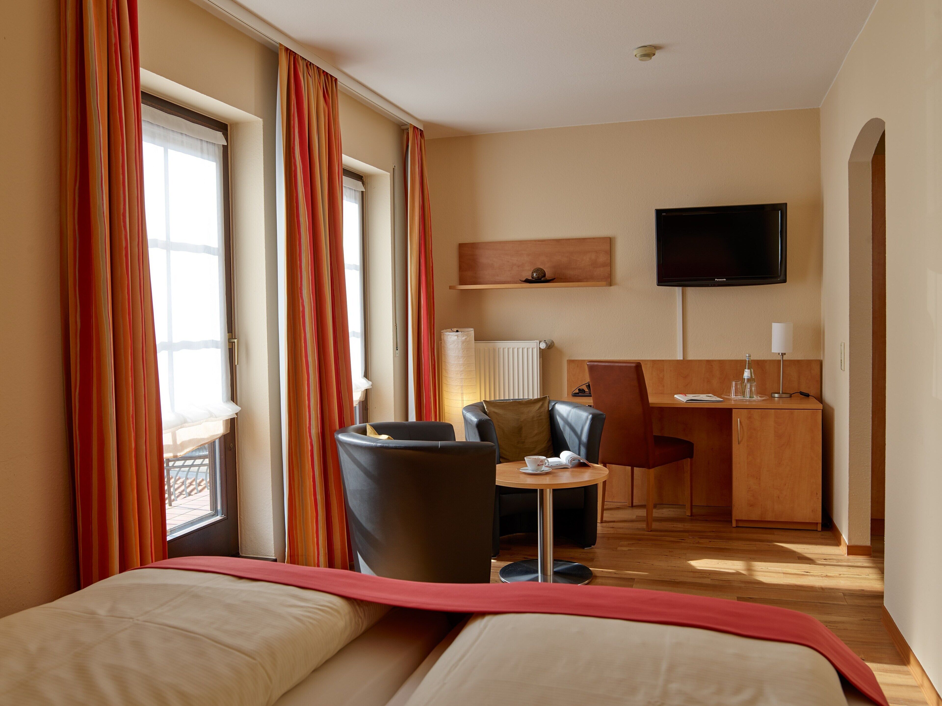 grand double room, balcony (comfort) | premium bedding, desk, blackout curtains, iron/ironing board