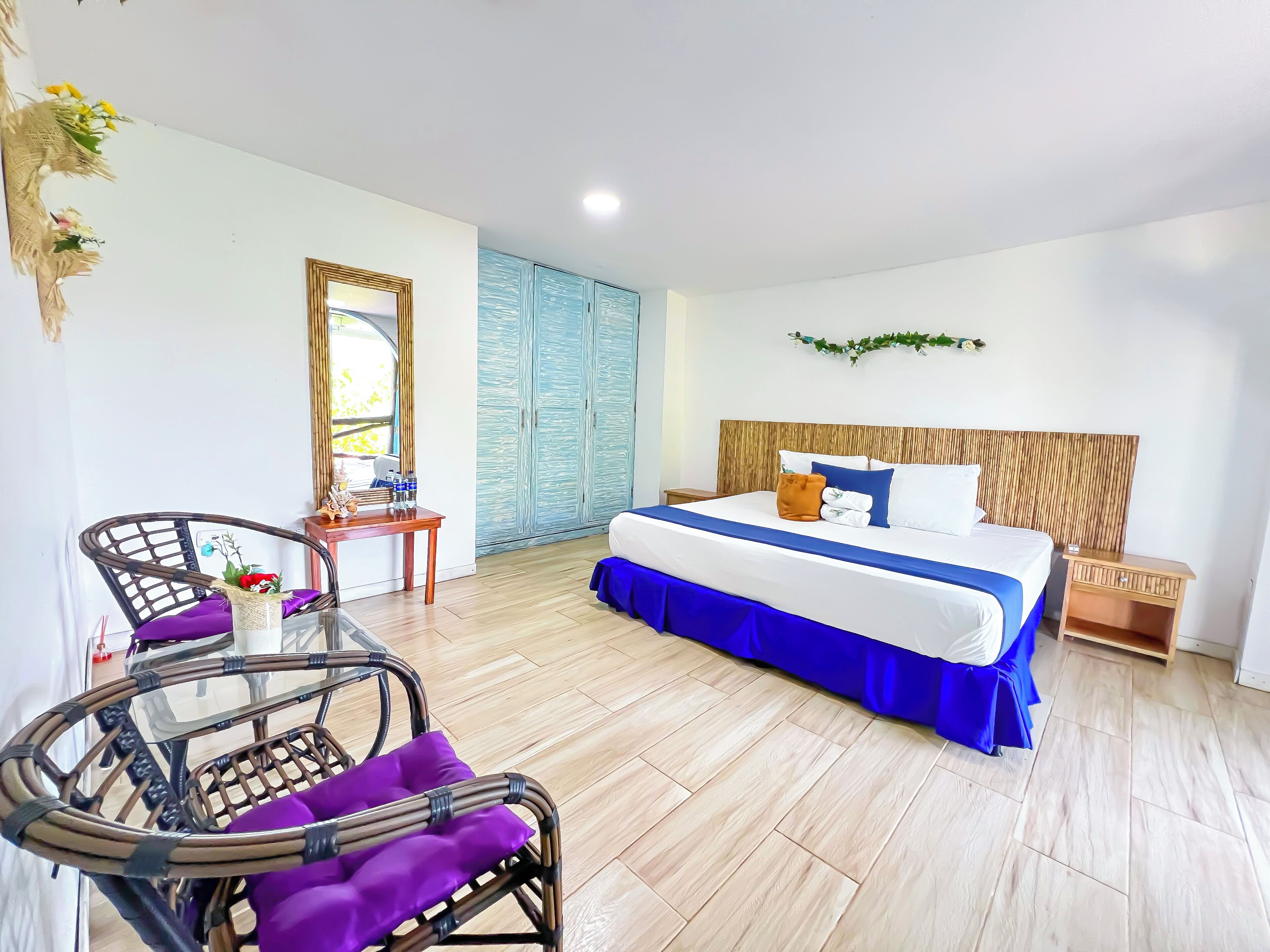 Iron/ironing board, free WiFi, bed sheets