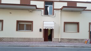 واجهة المنشأة