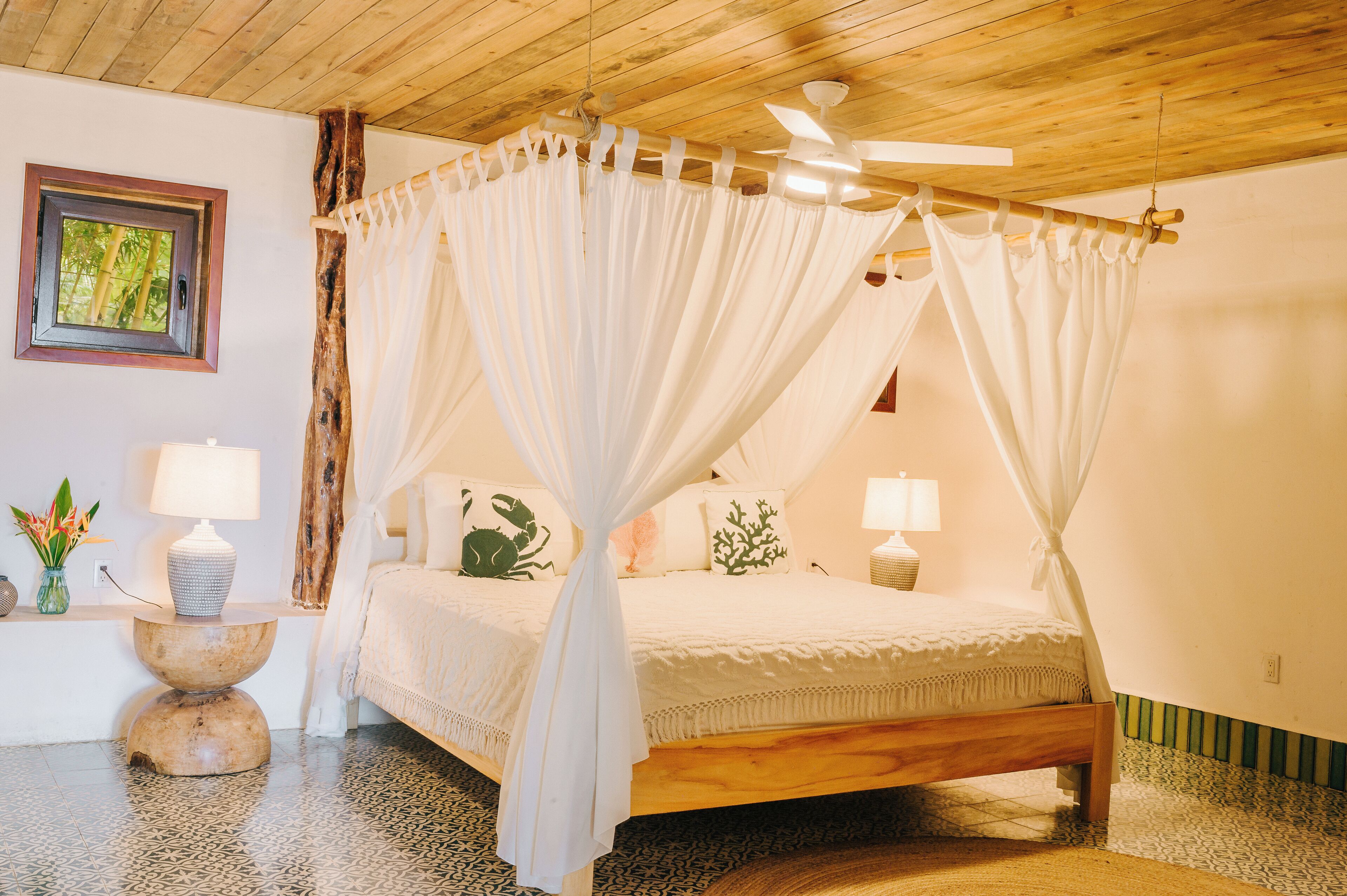 Habitación ejecutiva con 1 cama matrimonial o 2 individuales, varias camas, para no fumadores | Caja de seguridad en la habitación y insonorización 