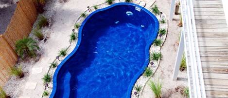 Dihias secara berasingan, dilengkapkan perabot secara berasingan