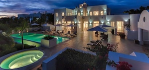 Exterior - Villa Arushi (Rendezvous Bay)