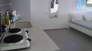 Traditional Apartment | Private kitchen | Fridge, microwave, stovetop, electric kettle - Nice Place (Eilat)