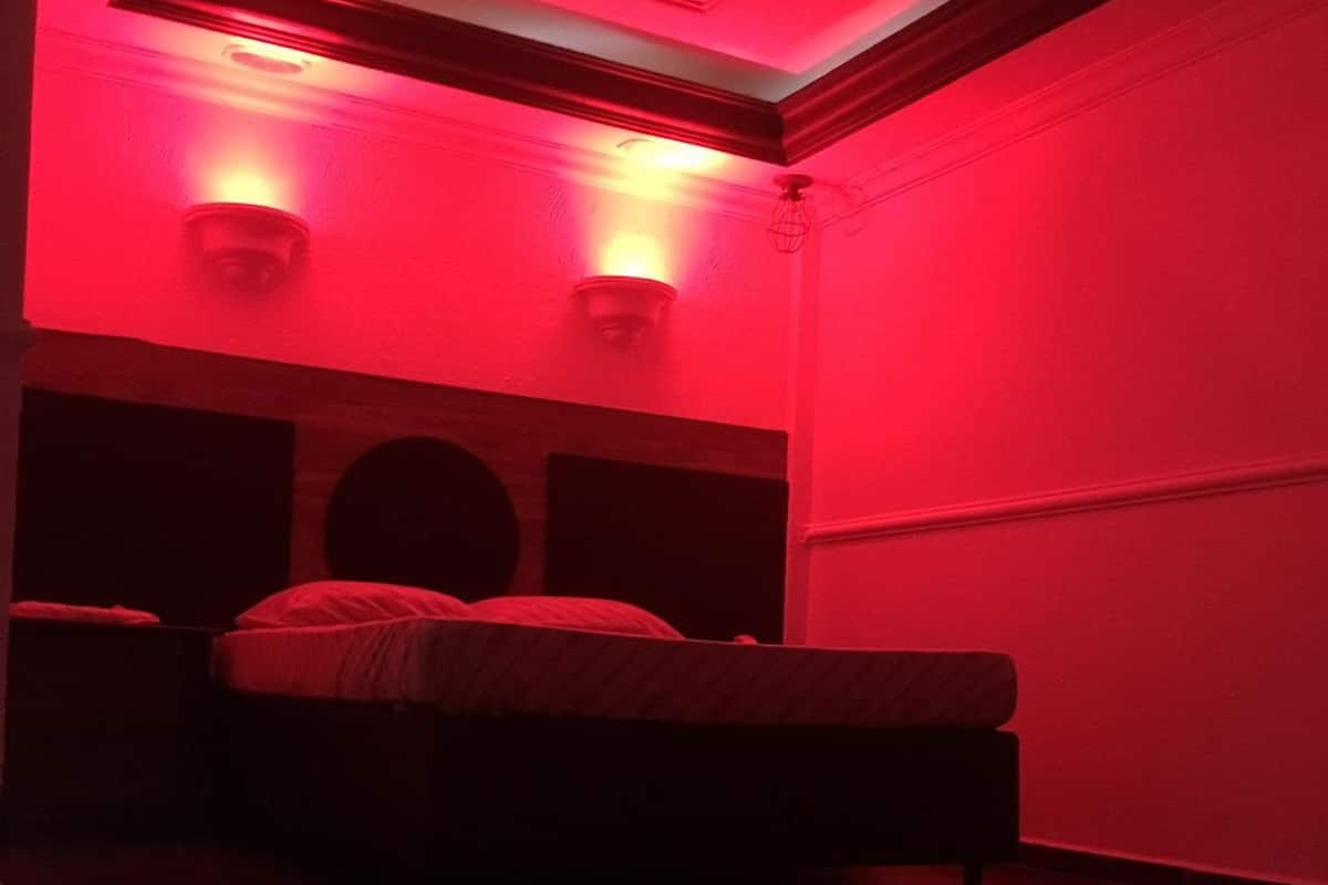 Free WiFi, bed sheets, wheelchair access