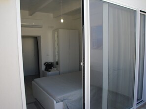Double Room, Terrace, Sea View | Desk, free cribs/infant beds, rollaway beds, free WiFi - Romì (Polignano a Mare)