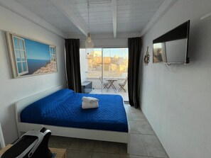 Een bureau, gratis babybedden, extra bedden (toeslag), gratis wifi