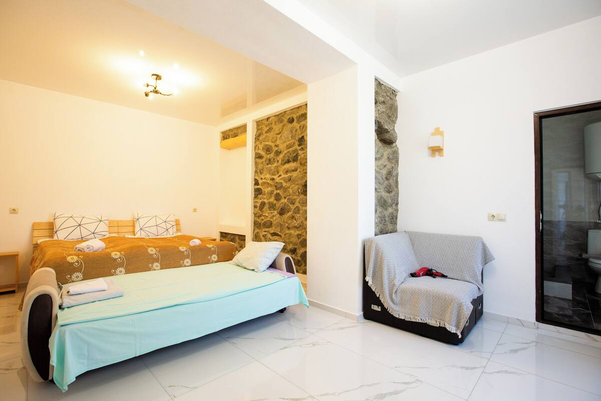1 bedroom, premium bedding, individually decorated