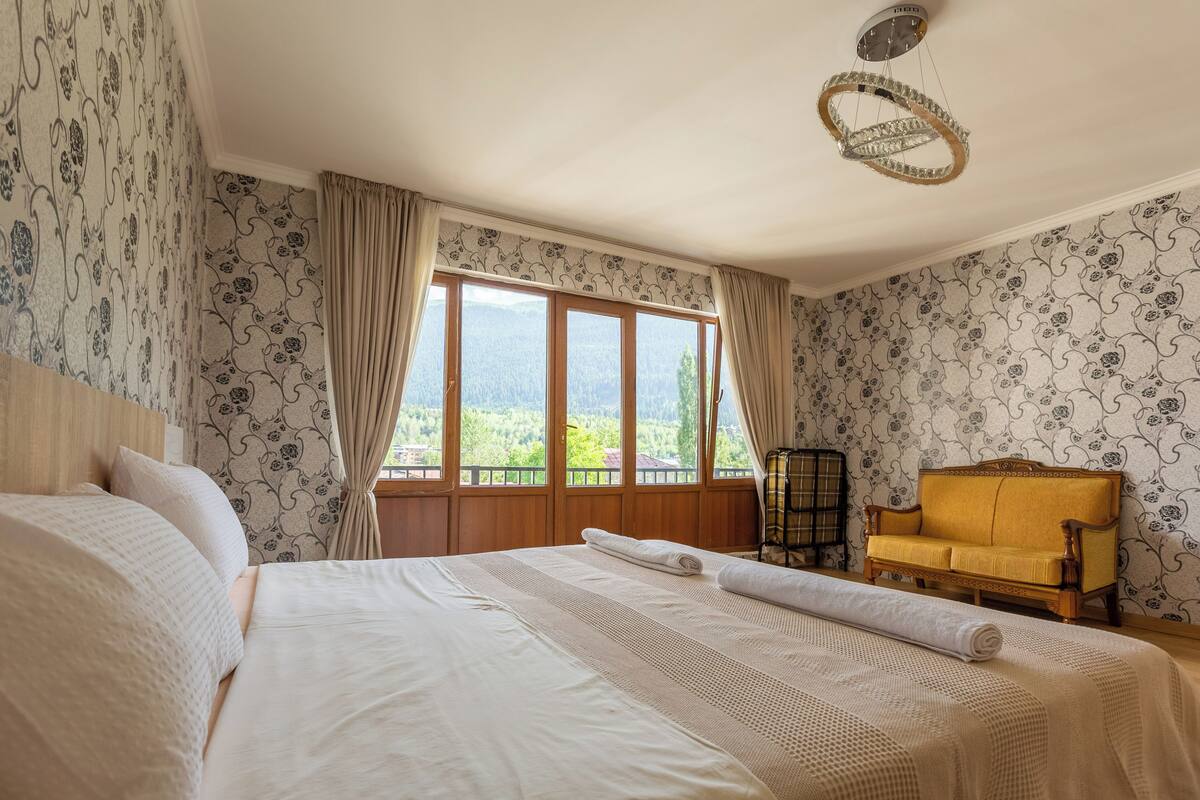 1 bedroom, premium bedding, individually decorated