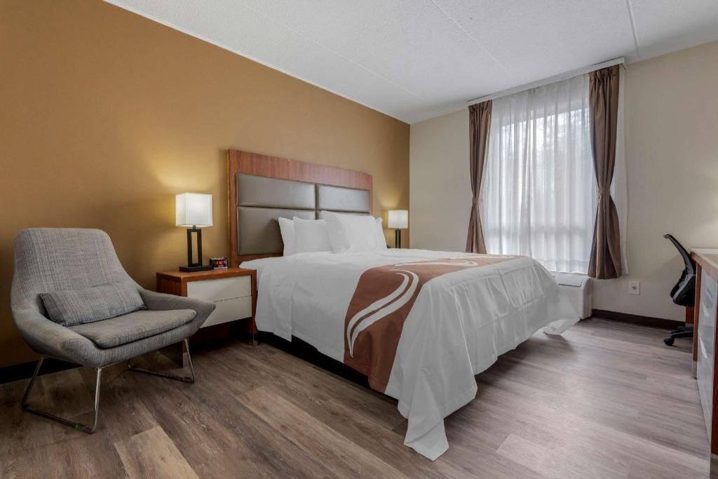 Decoración personalizada, muebles diferentes y escritorio 