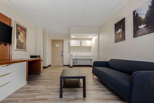 Decoración personalizada, muebles diferentes y escritorio 