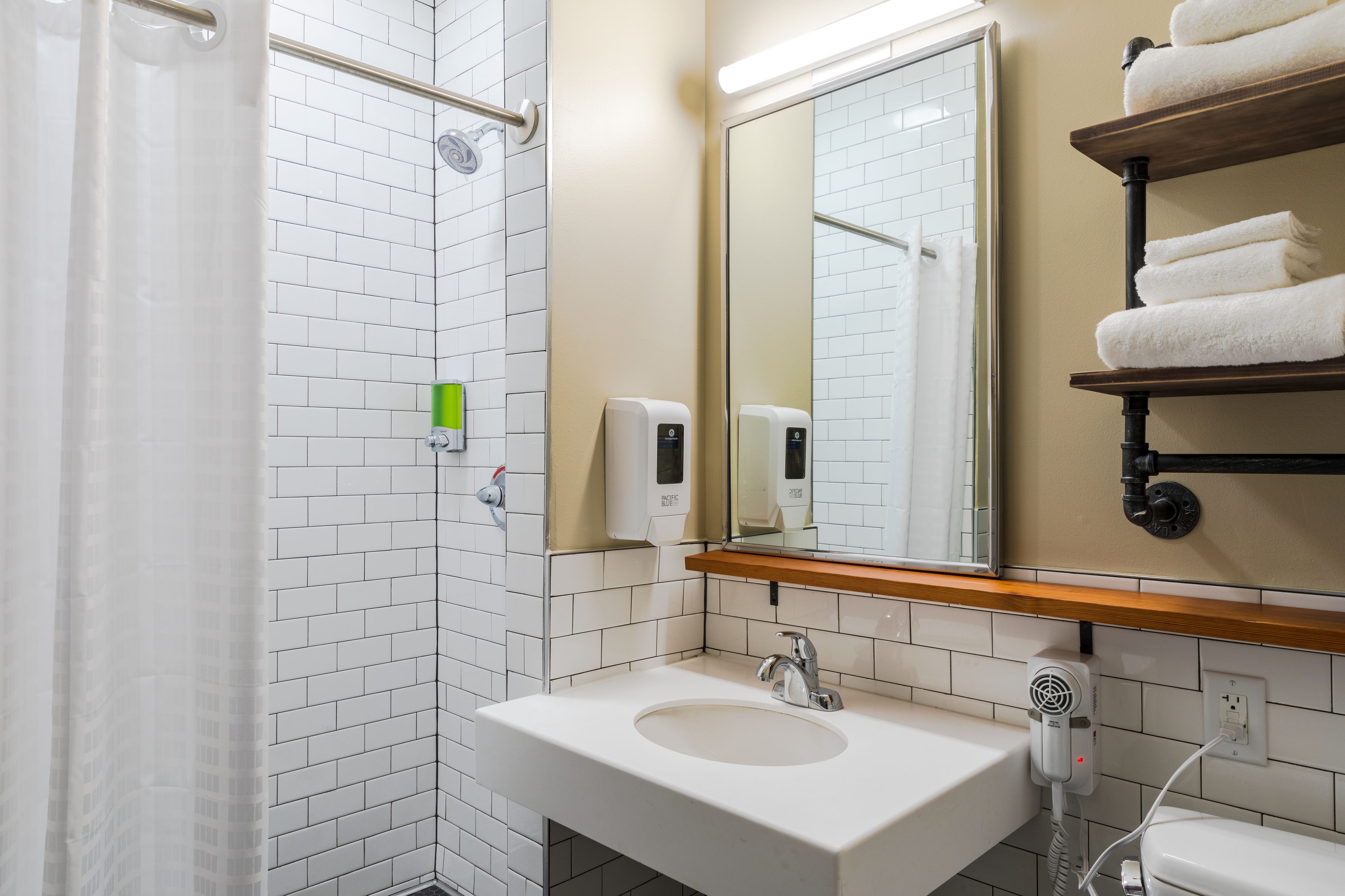 Photo - HI New Orleans Hostel