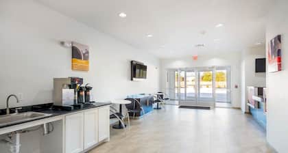 Motel 6 Channelview, TX