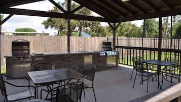 Grill-/Picknickplatz