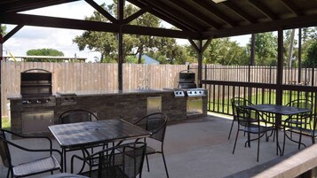 Área de parrillas y picnic