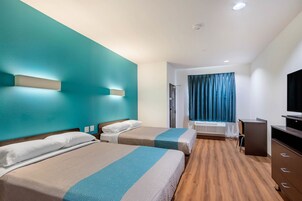 Escritorio, wifi gratis y ropa de cama