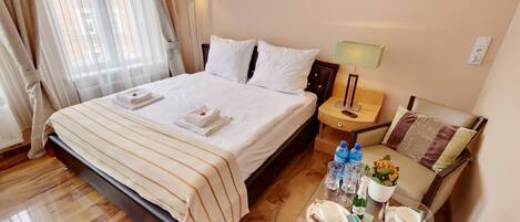 Chambre Double Deluxe, 1 très grand lit, vue ville