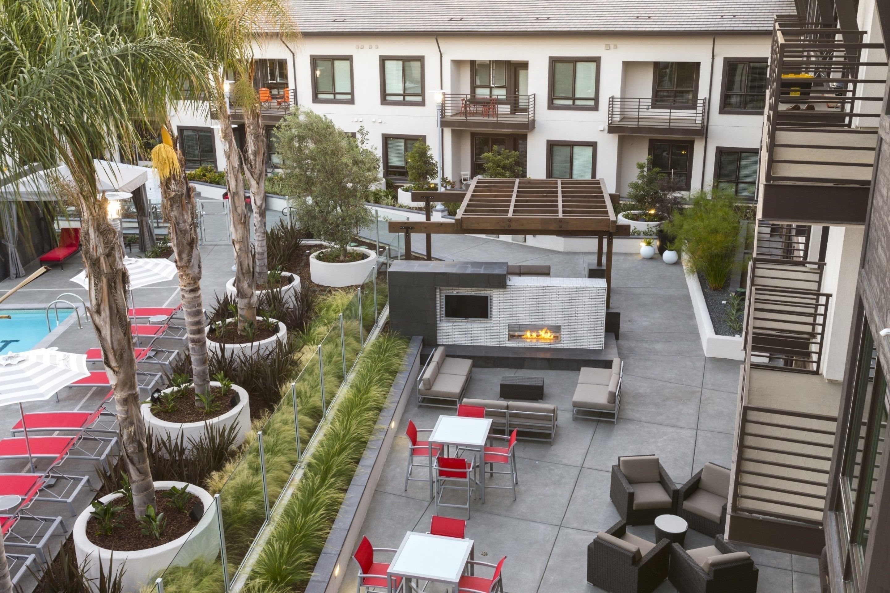 Outdoor pool, free pool cabanas