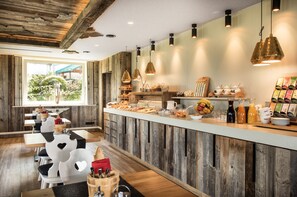 Petit déjeuner buffet compris tous les jours