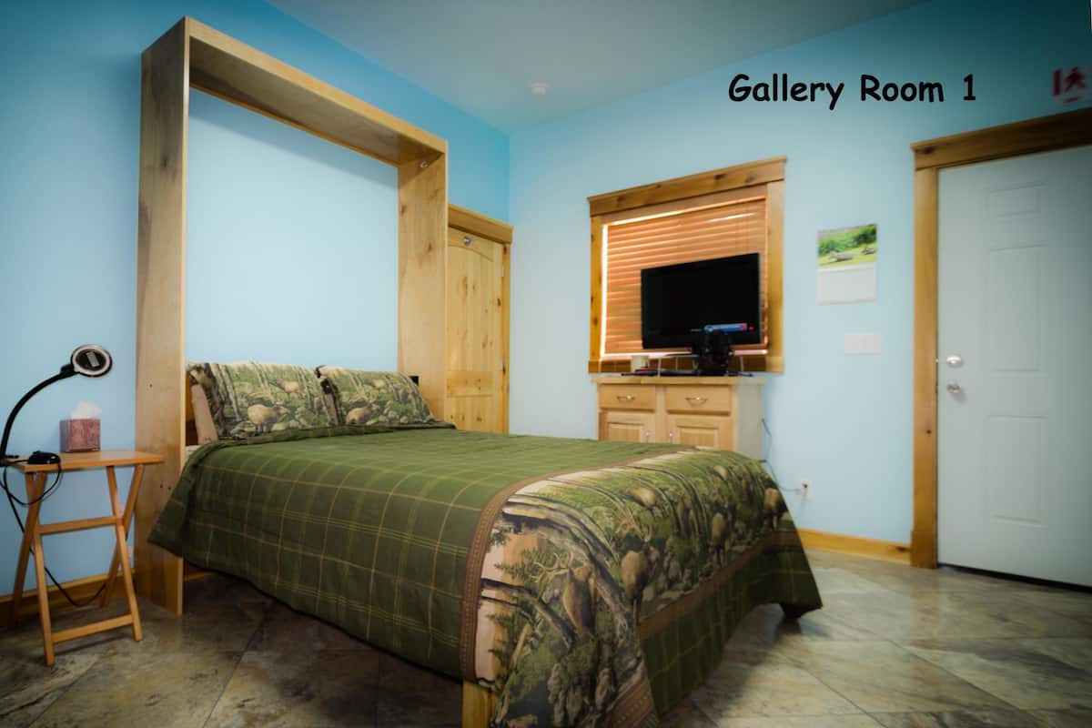 Double Room Single Use, Multiple Beds, Accessible, Non Smoking | Premium bedding, memory foam beds, iron/ironing board, WiFi (free)