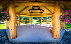 Gazebo - Gallery Lodge (Kasilof)