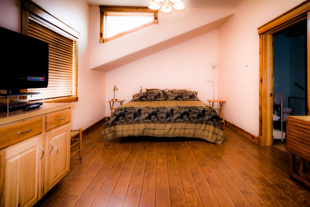 Double Room Single Use, Multiple Beds, Non Smoking | Premium bedding, memory foam beds, iron/ironing board, WiFi (free)